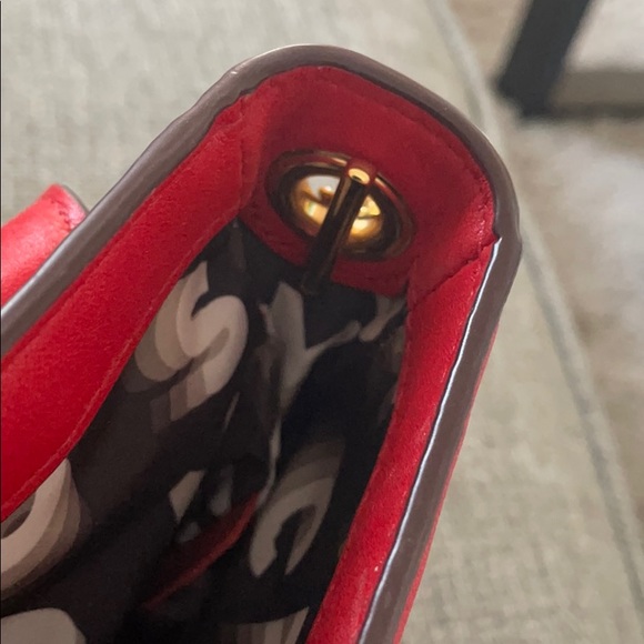 Marc Jacobs cross body bag with gold chain - Picture 5 of 6